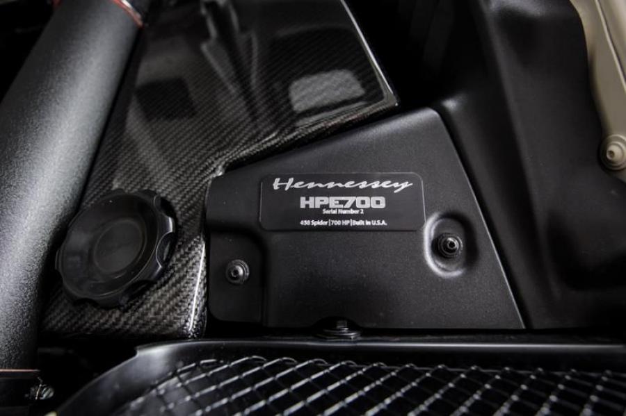 Детали интерьера Ferrari 458 Italia HPE700 by Hennessey 2014 года  (фото 7 из 8)